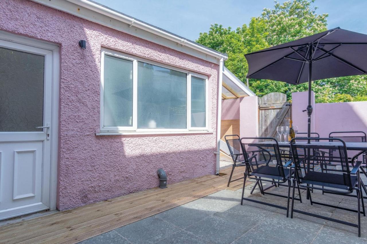 Canol Y Bryn - 3 Bedroom Holiday Home - Tenby Kültér fotó